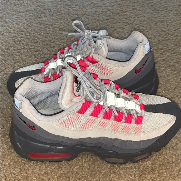 Nike Shoes - Nike Air Max Nike Shoes - Nike Air Max